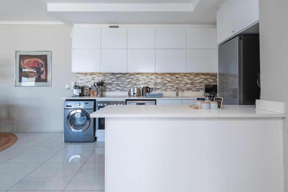 Stadium View Haven 2-bed Retreat In Greenpoint *