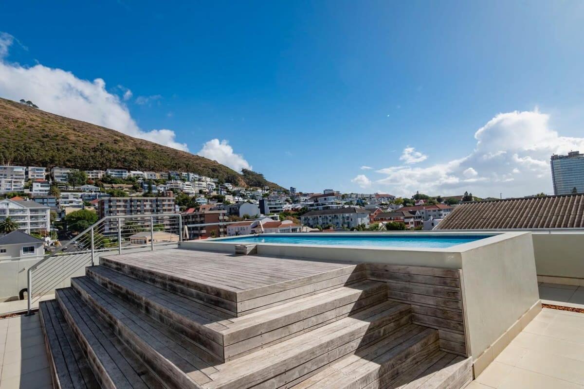 Stadium View Haven 2-bed Retreat In Greenpoint Cape Town