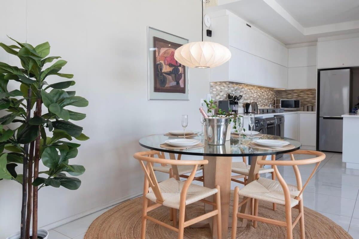 Stadium View Haven 2-bed Retreat In Greenpoint
